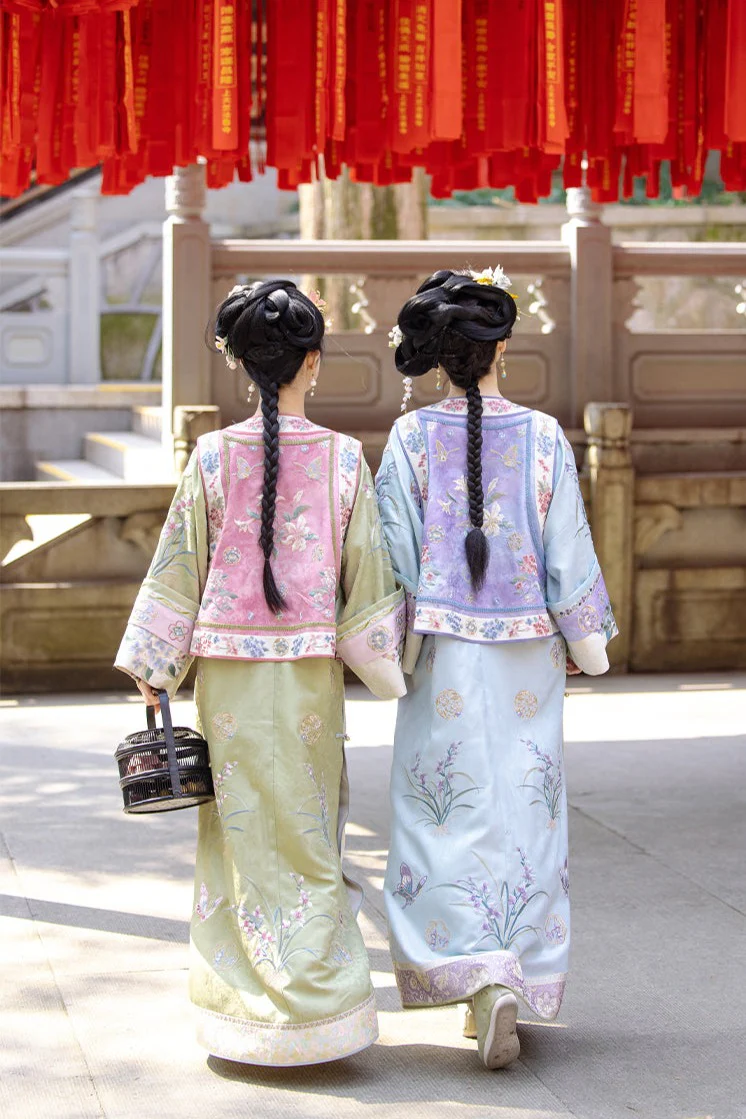 Meng Meng 萌萌 Qing Dynasty Embroidered Changyi Dress - Image 7