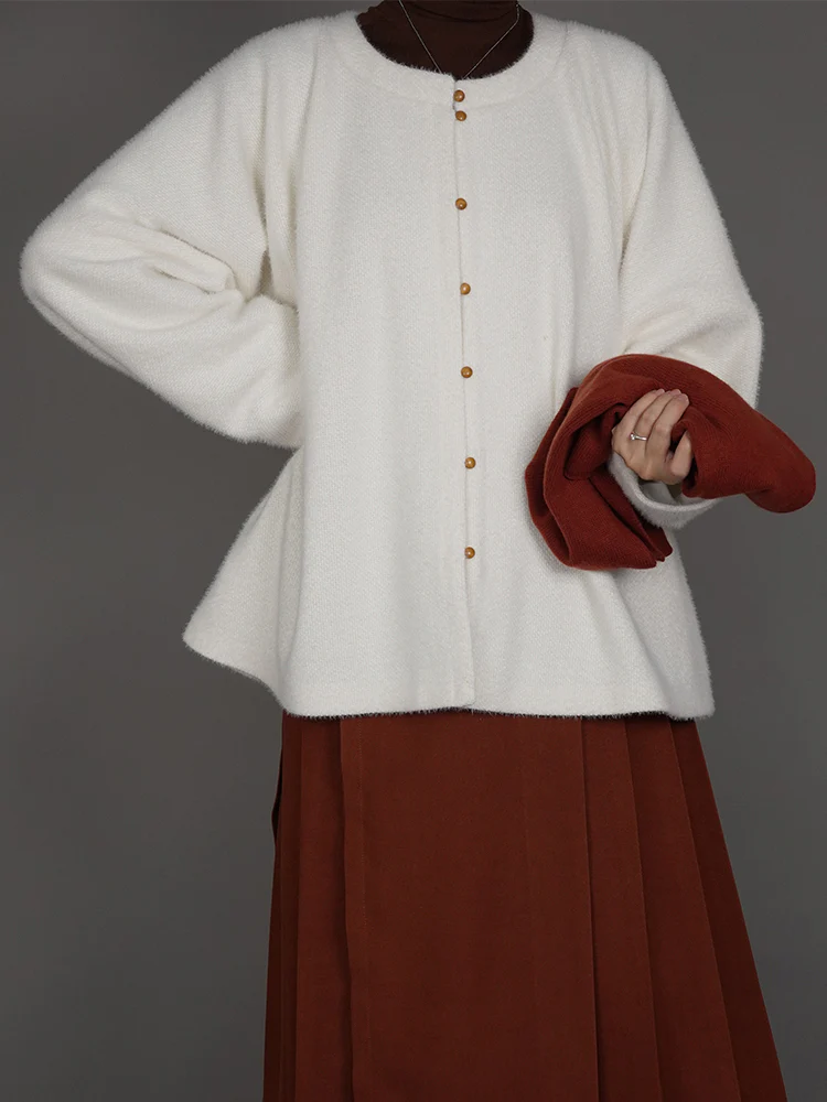 Milk Chocolate 牛奶巧克力 Modernized Ming Plus Size Yuanling Ao Jacket & Midi Mamian Skirt Set - Image 3