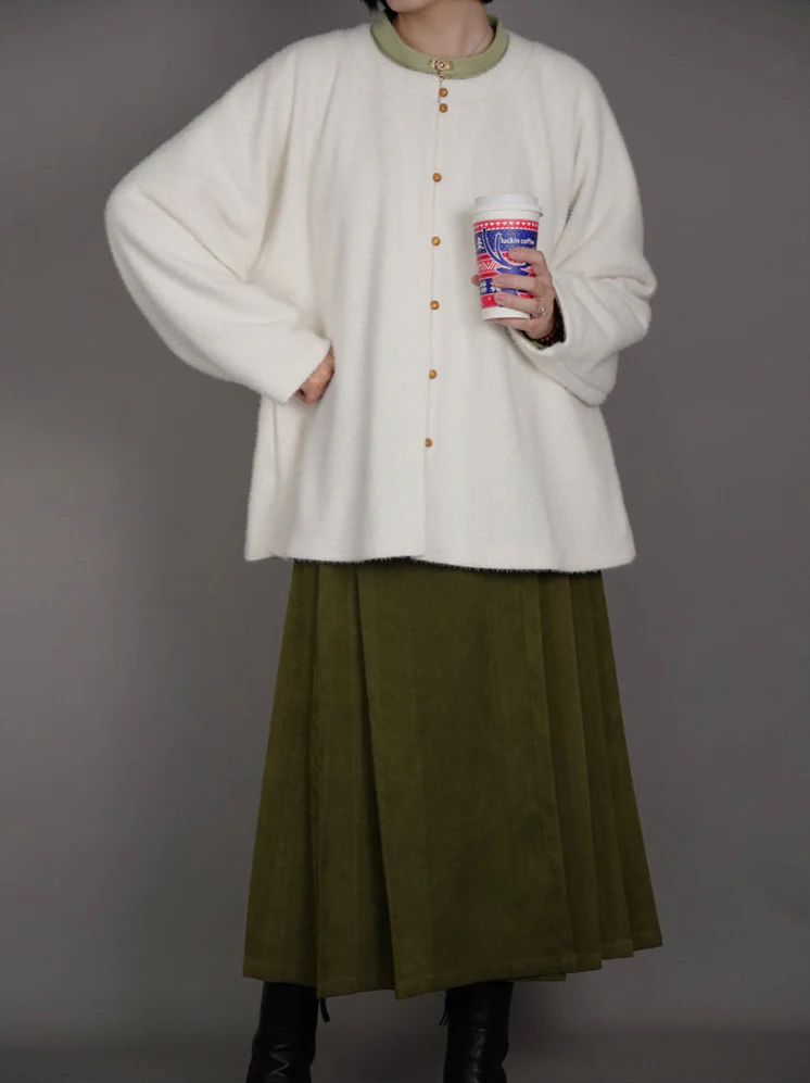 Milk Chocolate 牛奶巧克力 Modernized Ming Plus Size Yuanling Ao Jacket & Midi Mamian Skirt Set - Image 7