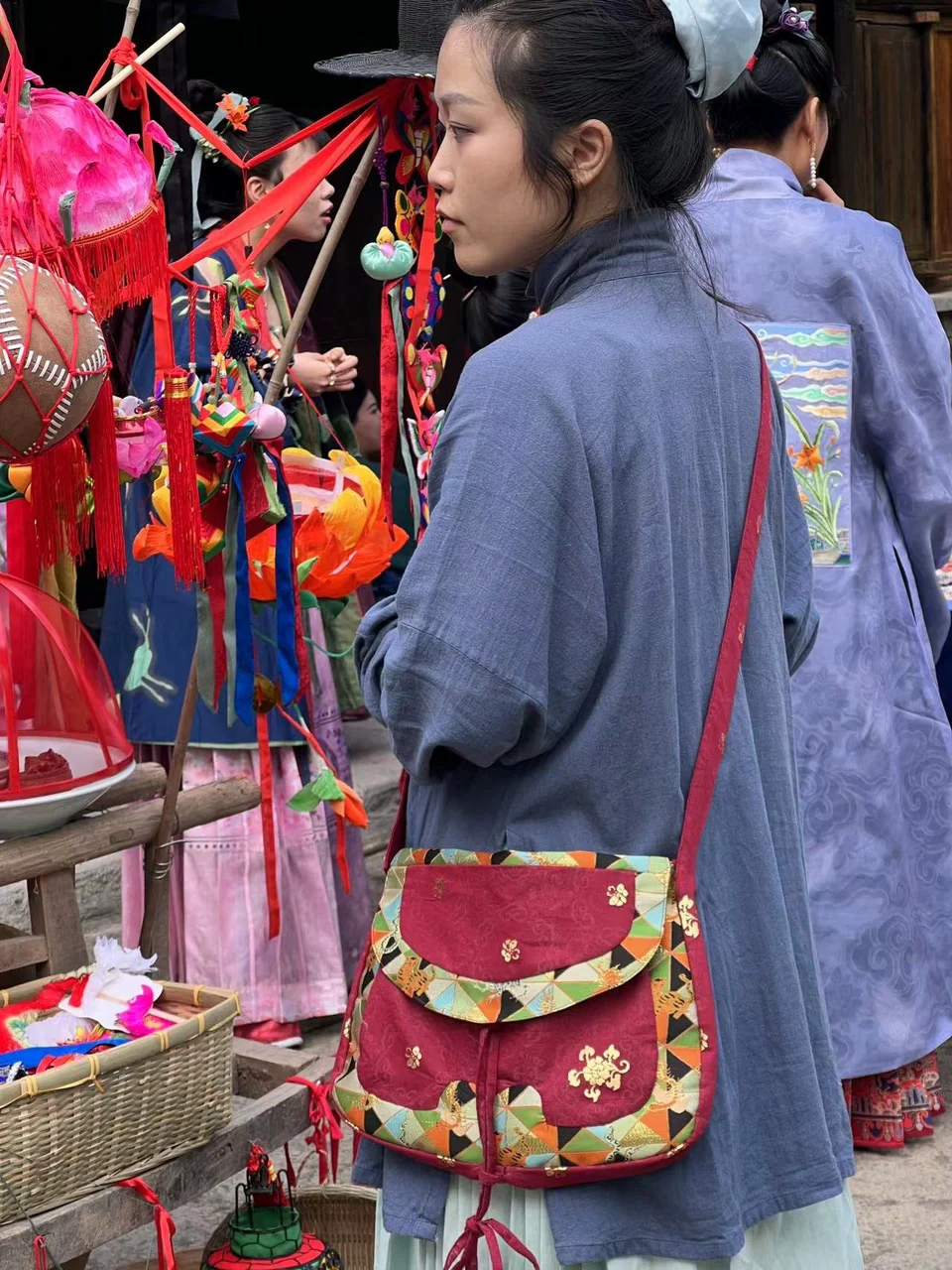 Ming Chu 明初 Early Ming Reproduction Brocade Shoulder Bag - Image 2