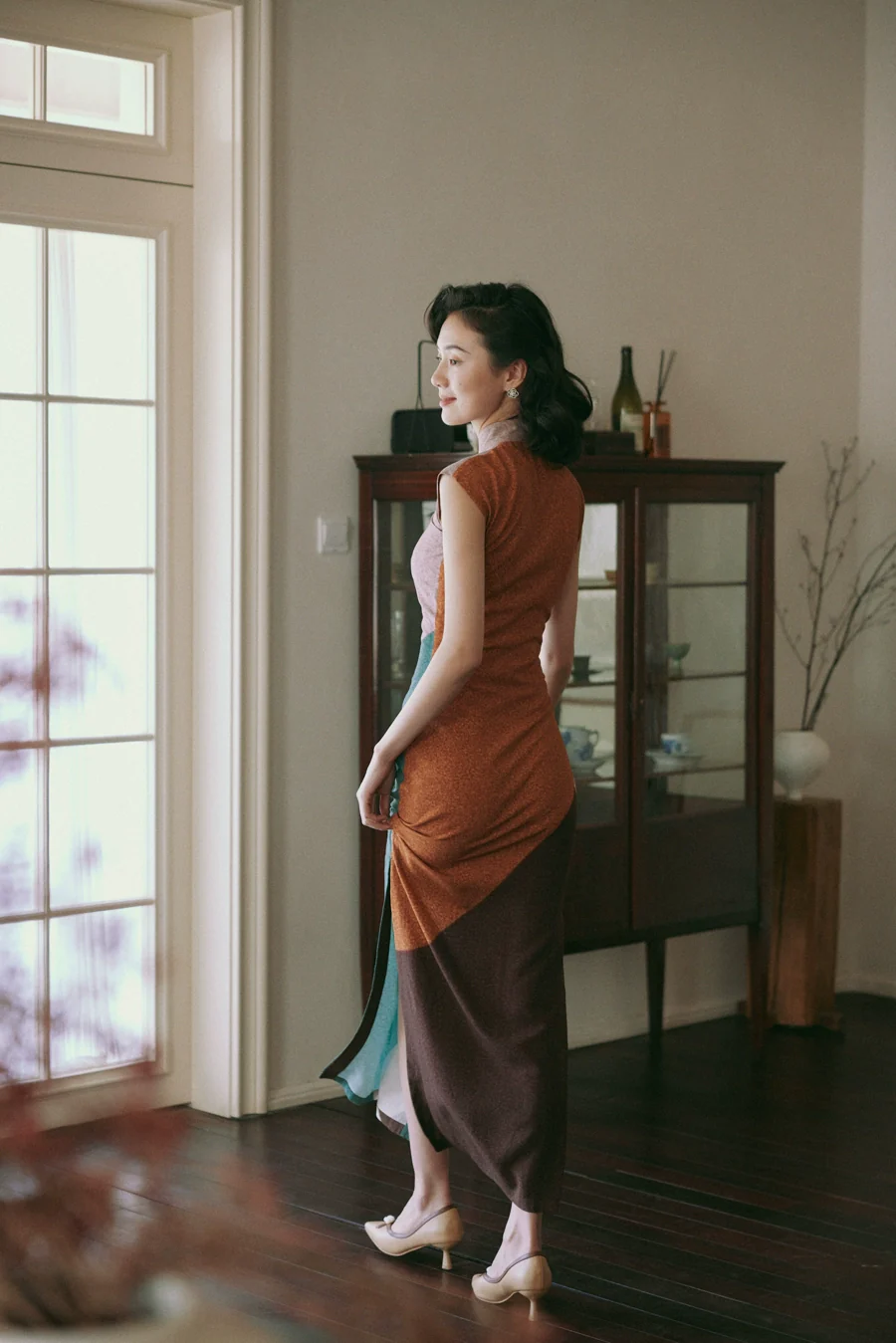Molan Di 莫兰迪 Morandi Abstract Midcentury Daily Cap Sleeve Qipao - Image 5