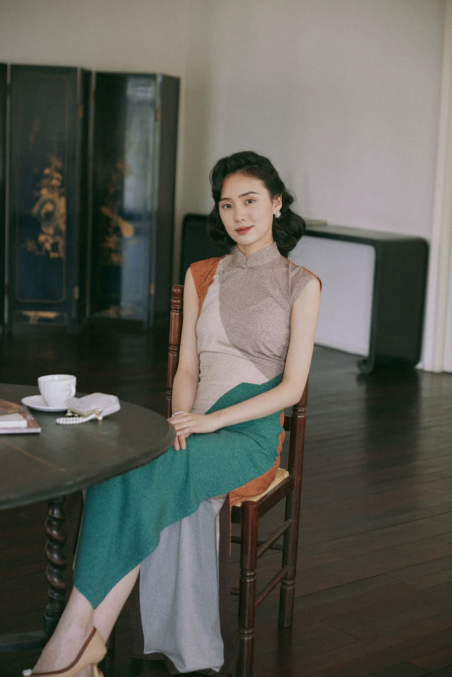 Molan Di 莫兰迪 Morandi Abstract Midcentury Daily Cap Sleeve Qipao - Image 9