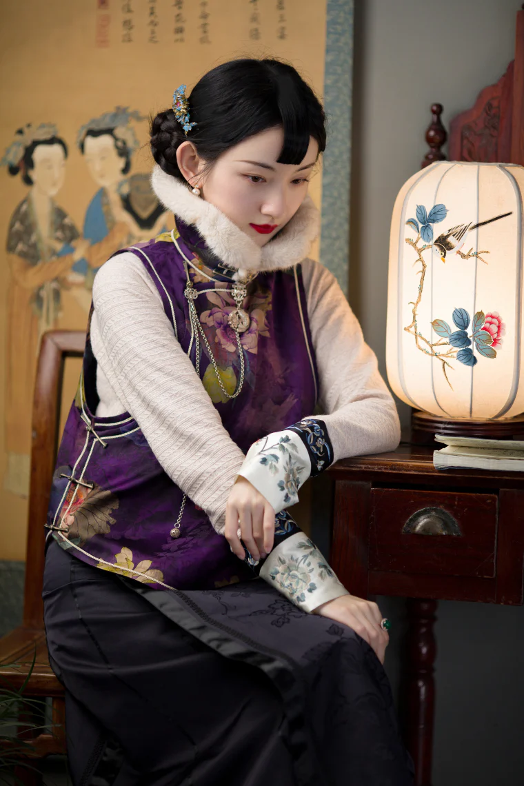 Moli Nuanyu 墨篱暖玉 Black Glass, Warm Jade Qing & Qipao Silk Embroidered Cuff Cable Knit Sweater - Image 10