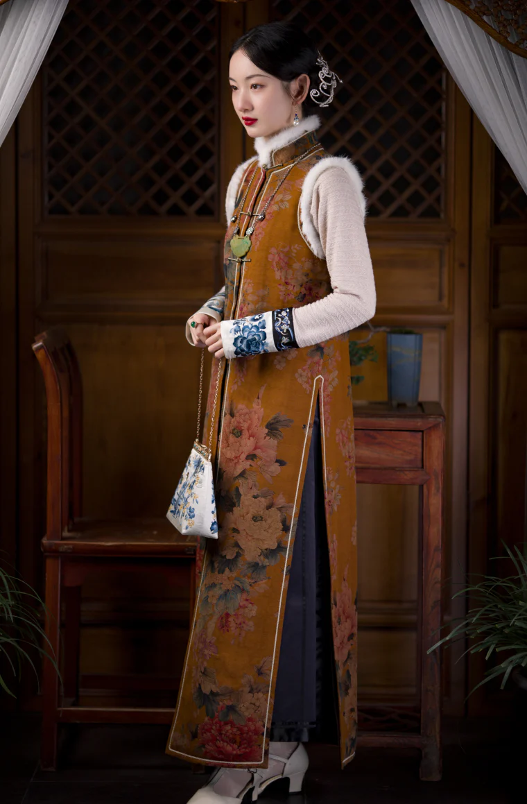 Moli Nuanyu 墨篱暖玉 Black Glass, Warm Jade Qing & Qipao Silk Embroidered Cuff Cable Knit Sweater - Image 13