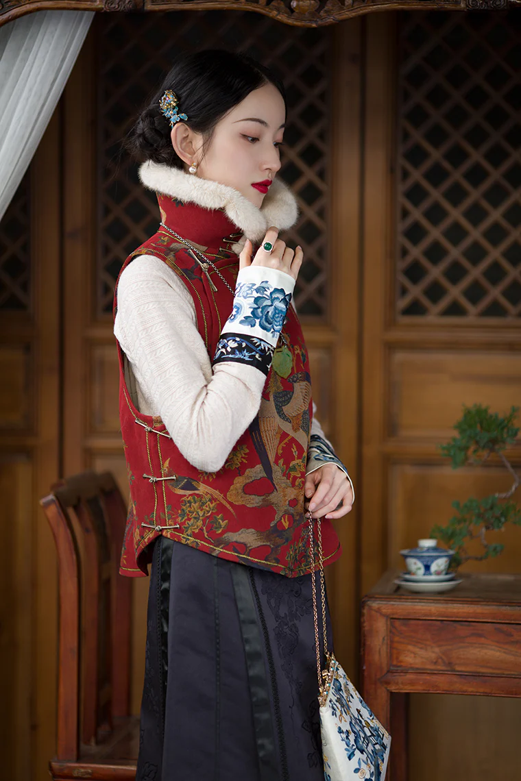 Moli Nuanyu 墨篱暖玉 Black Glass, Warm Jade Qing & Qipao Silk Embroidered Cuff Cable Knit Sweater - Image 14