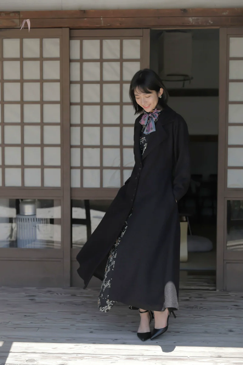 Mu Feng 沐风 Pure Wind 1930s Inspired Wool Blend A-line Trench Coat - Image 5