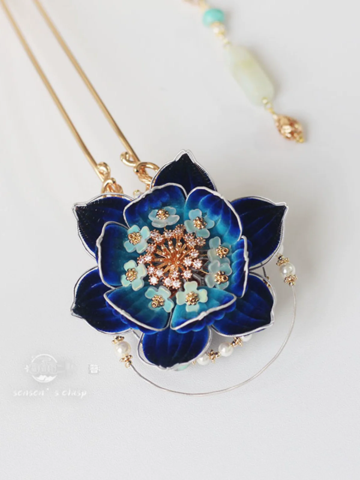 Nan Feng 南风 Southern Winds Velvet Flower Hairpins - Image 3