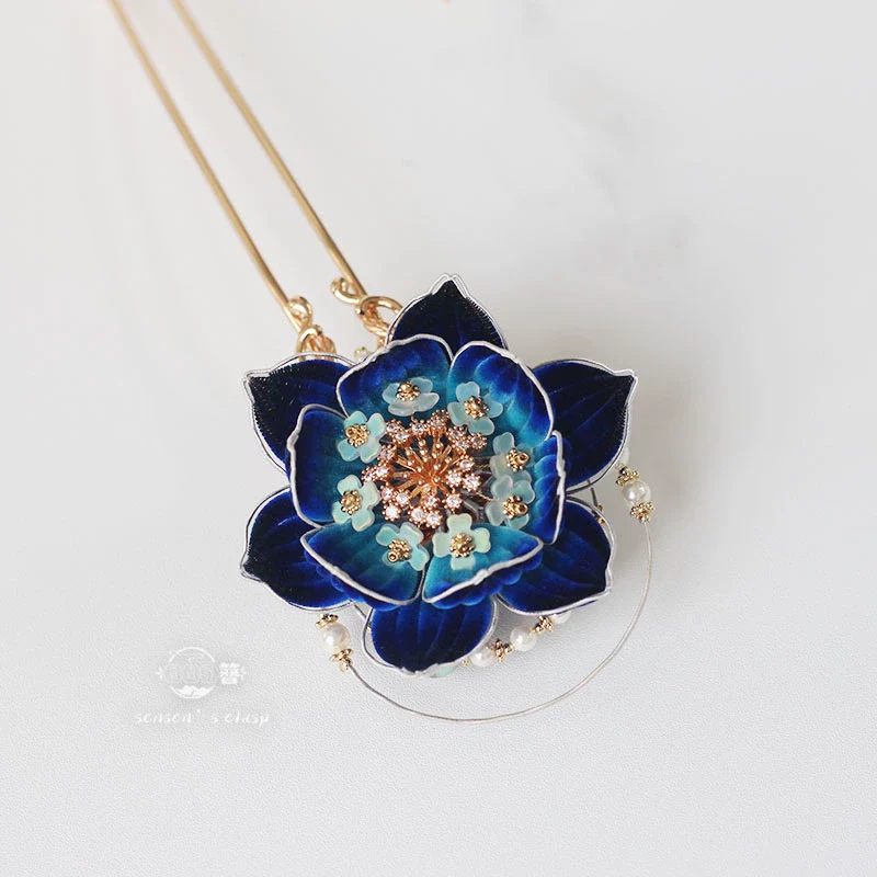 Nan Feng 南风 Southern Winds Velvet Flower Hairpins - Image 4