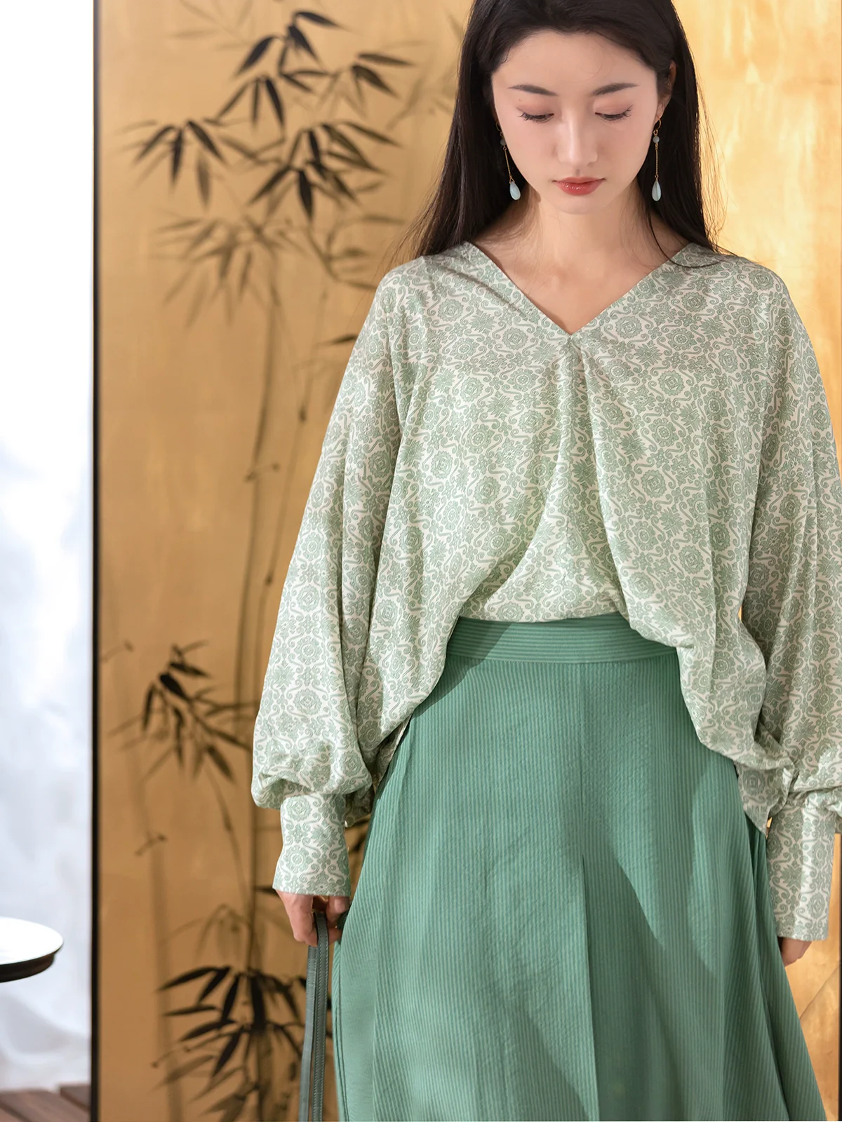 Ningbi 凝碧 Modernized Song Dynasty Feijixiu Sanjianqun Ruqun Set - Image 3