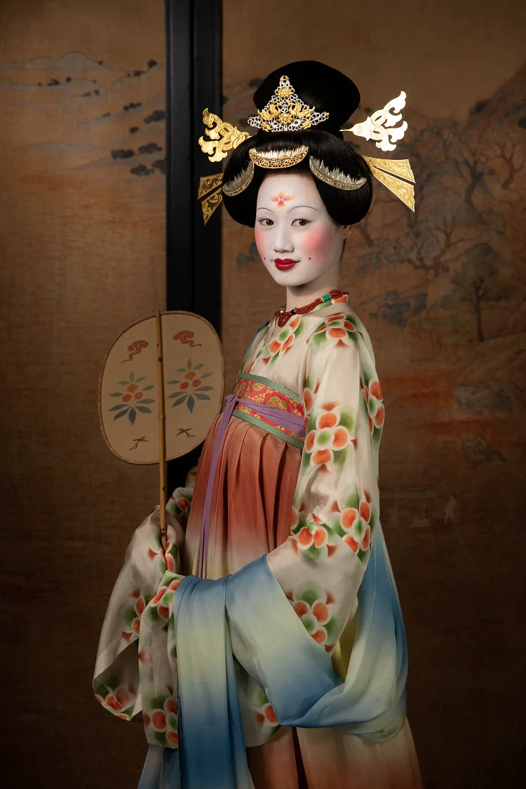 Ode to Dunhuang 敦煌颂 Late Tang Buddhist Donor Mulberry Silk Recreation Qixiong Ruqun - Image 3