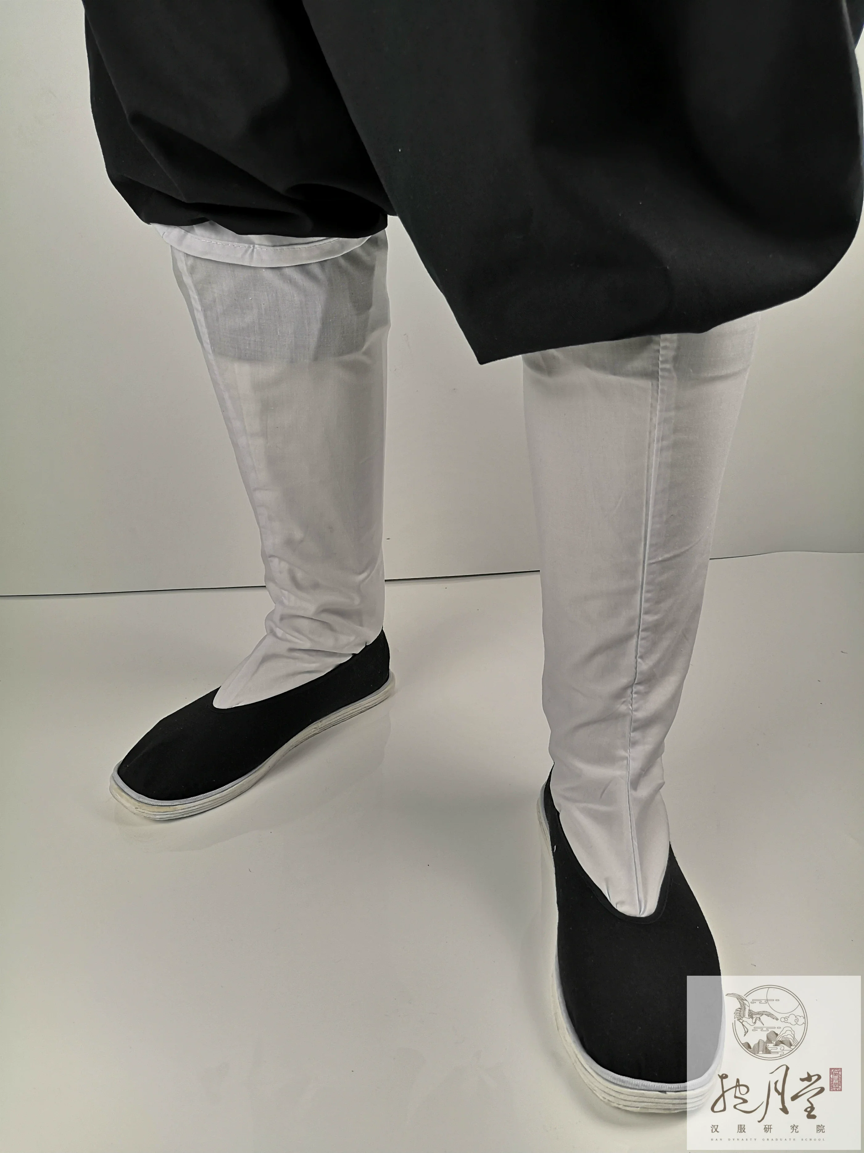 Old Beijing 老北京 Cotton Ming Dynasty Men's Round Toe Shoe - Image 3