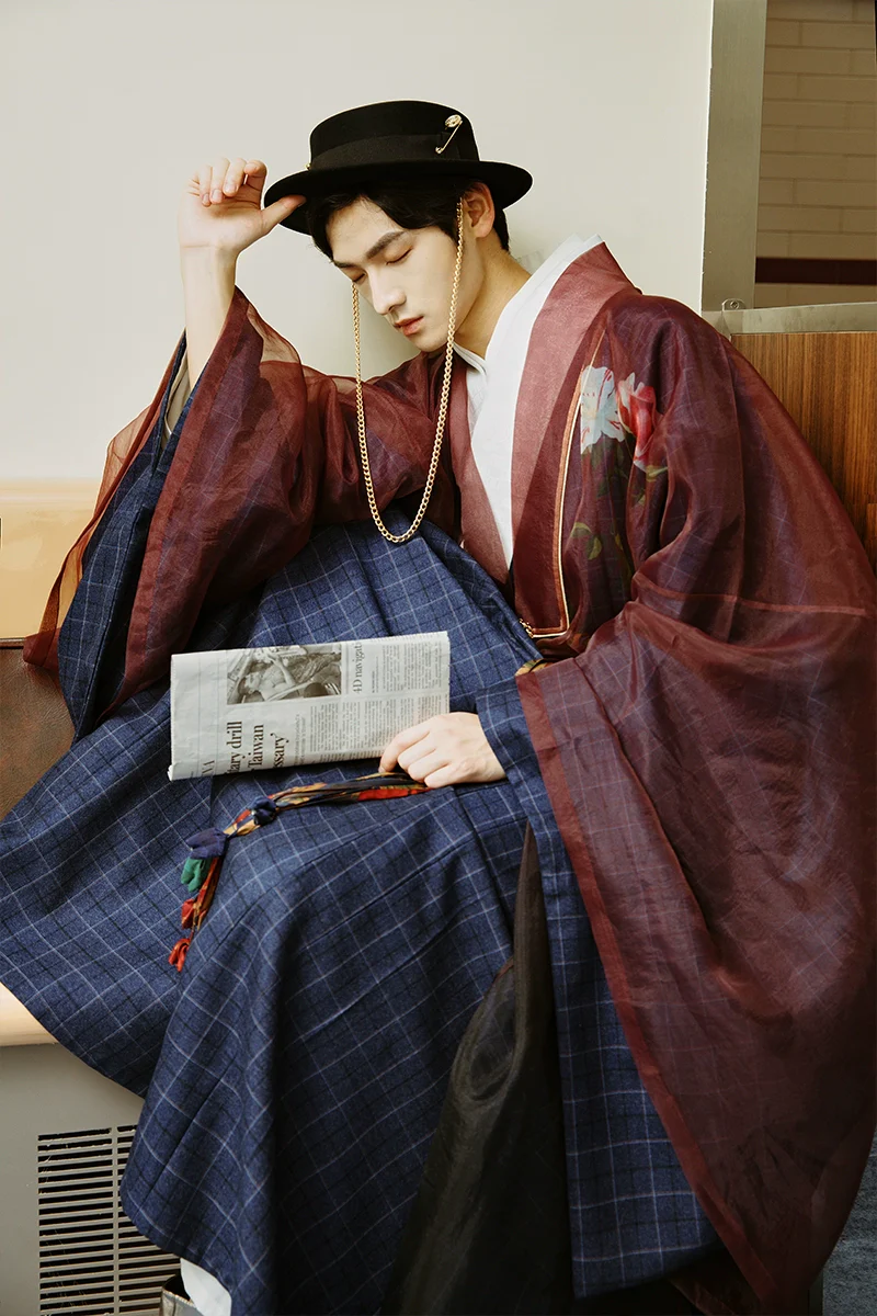 Out of Place 格格不入 Modernized Ming Dynasty Men's & Unisex Daopao Pifeng Set - Image 3