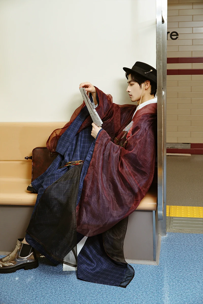 Out of Place 格格不入 Modernized Ming Dynasty Men's & Unisex Daopao Pifeng Set - Image 4