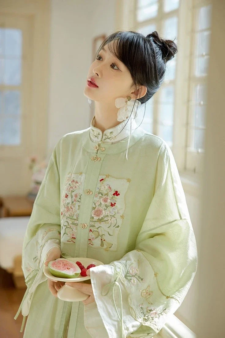 Paradise 天堂 Modernized Ming Dynasty Yuanling Changshan Mamian Spring Aoqun Set - Image 10