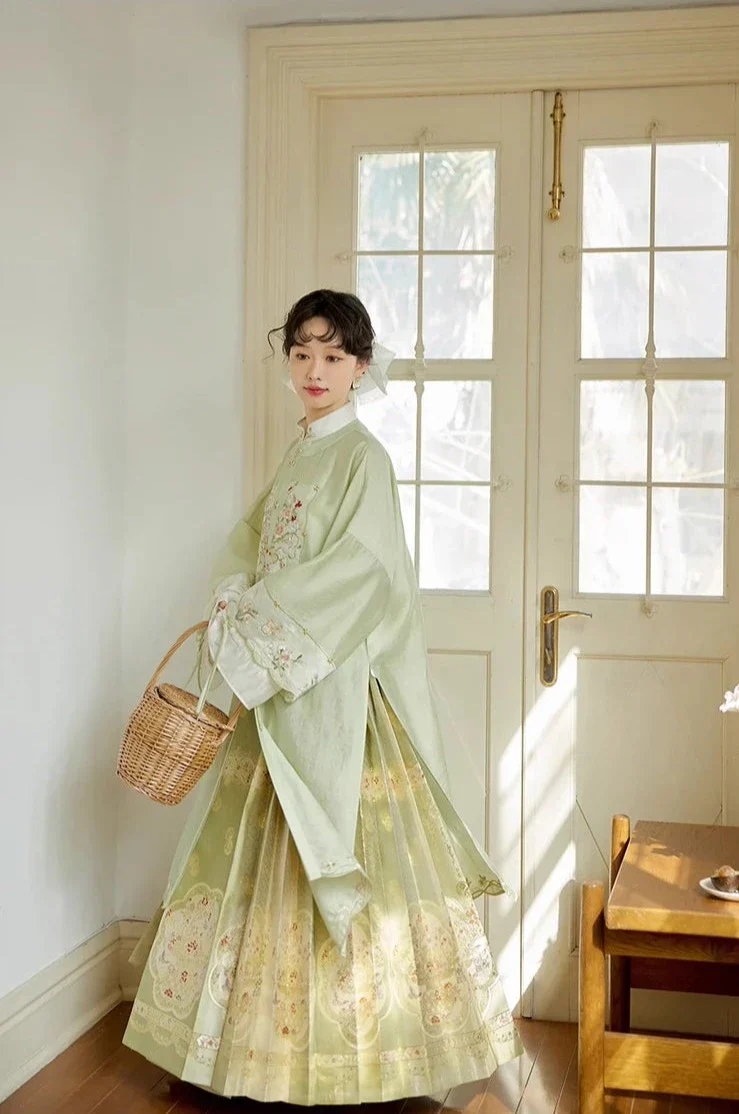 Paradise 天堂 Modernized Ming Dynasty Yuanling Changshan Mamian Spring Aoqun Set - Image 7