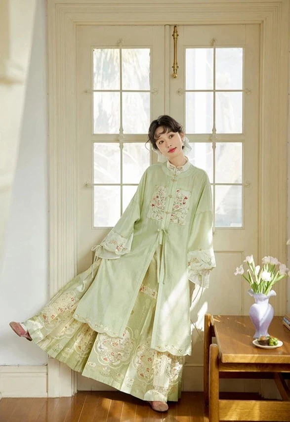 Paradise 天堂 Modernized Ming Dynasty Yuanling Changshan Mamian Spring Aoqun Set - Image 9