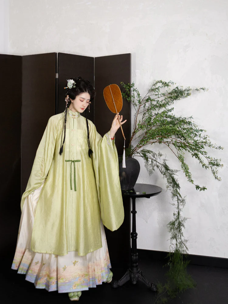Piao Zheng 飘筝 Floating Kites Modernized Ming Yunjian Cloud Collar Long Top & Mamian Skirt Set - Image 11
