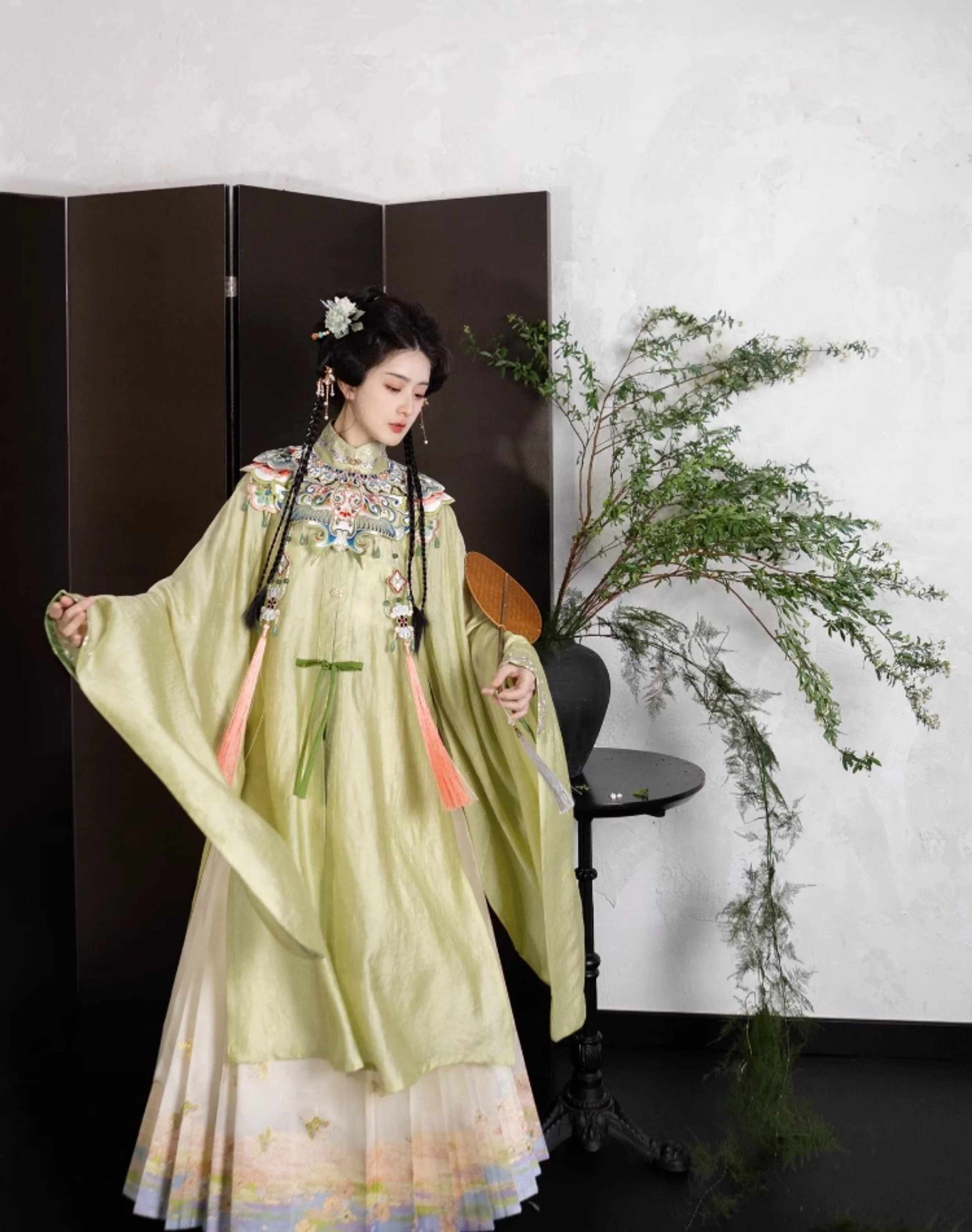 Piao Zheng 飘筝 Floating Kites Modernized Ming Yunjian Cloud Collar Long Top & Mamian Skirt Set - Image 12