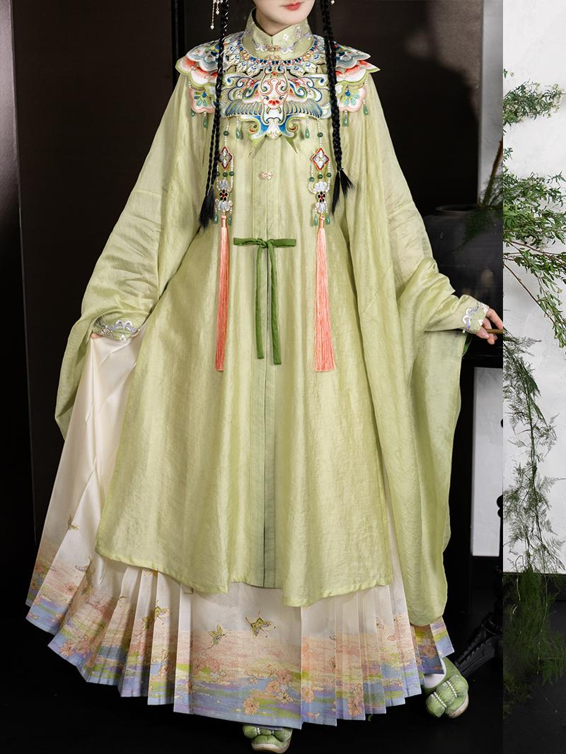 Piao Zheng 飘筝 Floating Kites Modernized Ming Yunjian Cloud Collar Long Top & Mamian Skirt Set - Image 2