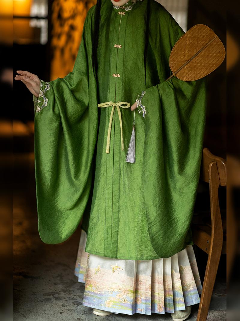 Piao Zheng 飘筝 Floating Kites Modernized Ming Yunjian Cloud Collar Long Top & Mamian Skirt Set - Image 3