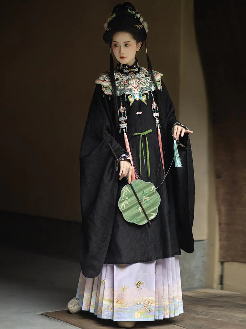 Piao Zheng 飘筝 Floating Kites Modernized Ming Yunjian Cloud Collar Long Top & Mamian Skirt Set - Image 4