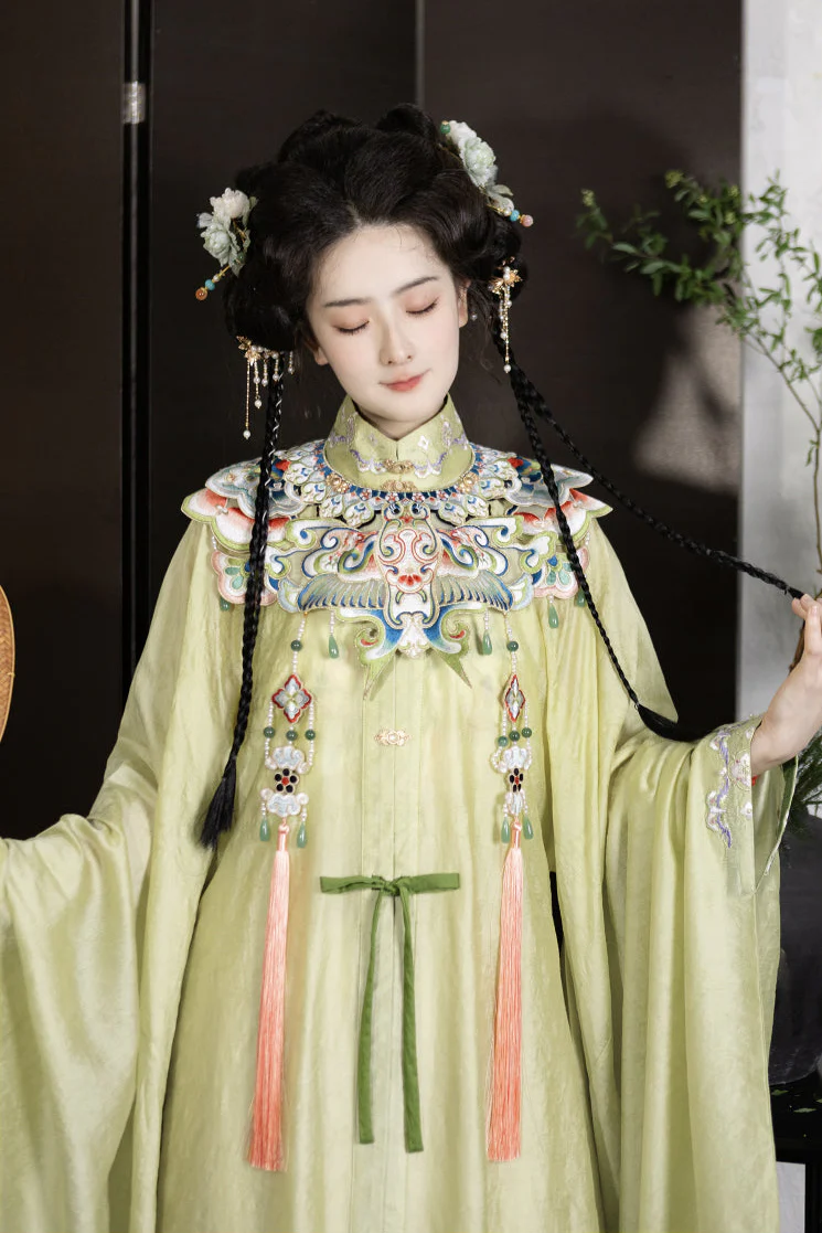 Piao Zheng 飘筝 Floating Kites Modernized Ming Yunjian Cloud Collar Long Top & Mamian Skirt Set - Image 8