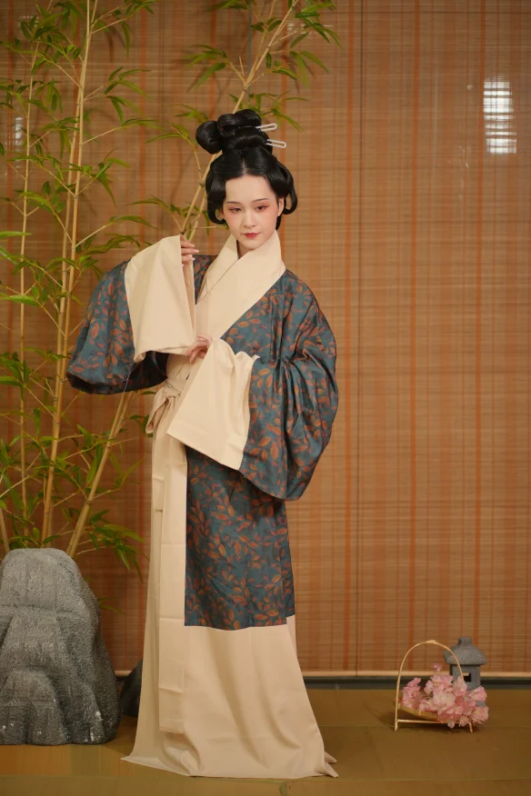 Qing Bi 青碧 Faded Turquoise Han Dynasty Mawangdui Restoration Pure Cotton Unisex Zhiju Robe - Image 4