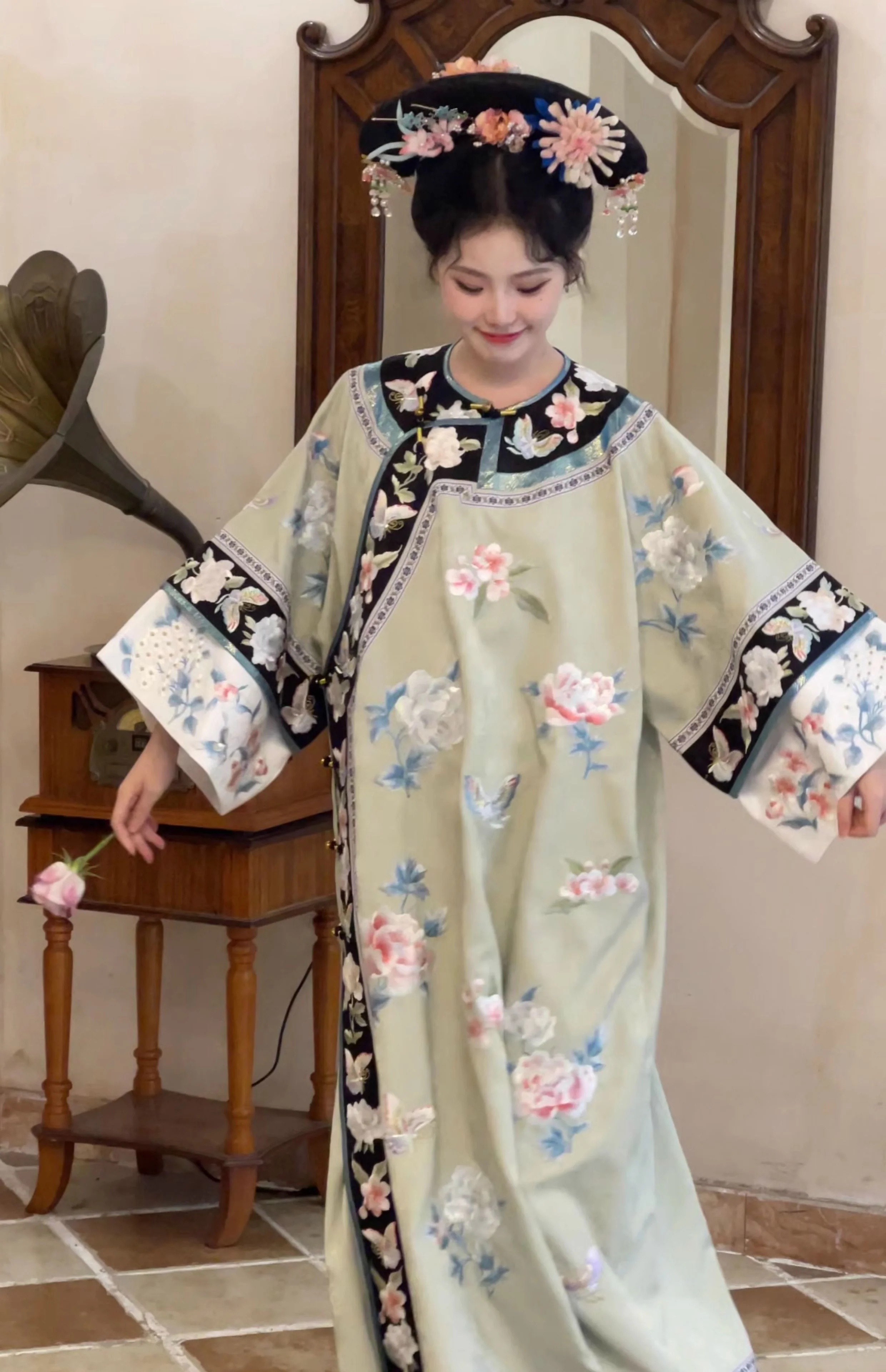 Qing Mei 青梅 Green Plum Qing Dynasty Changyi Dress & Majia Set - Image 16