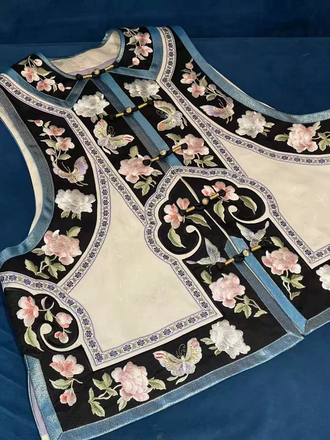 Qing Mei 青梅 Green Plum Qing Dynasty Changyi Dress & Majia Set - Image 23