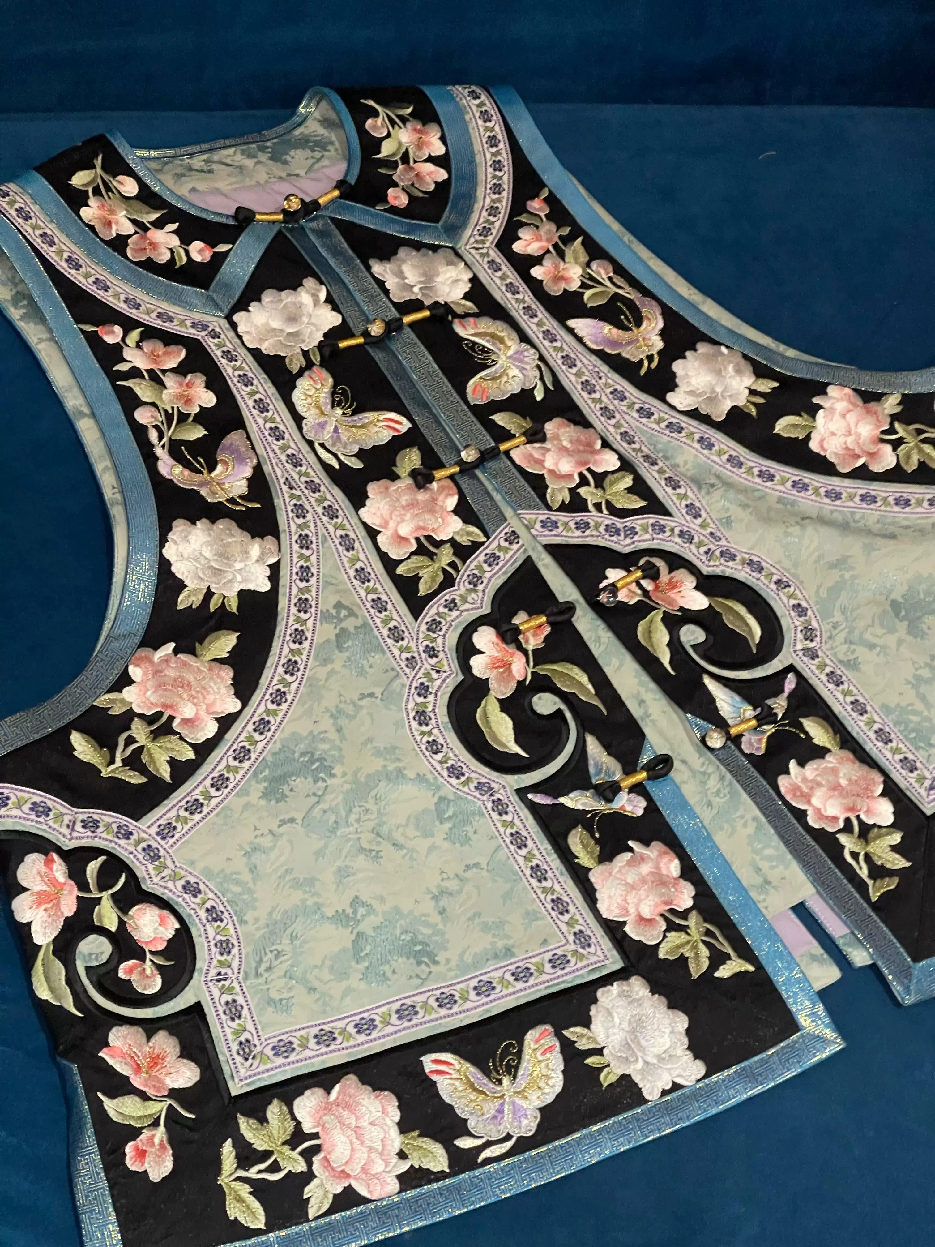 Qing Mei 青梅 Green Plum Qing Dynasty Changyi Dress & Majia Set - Image 24