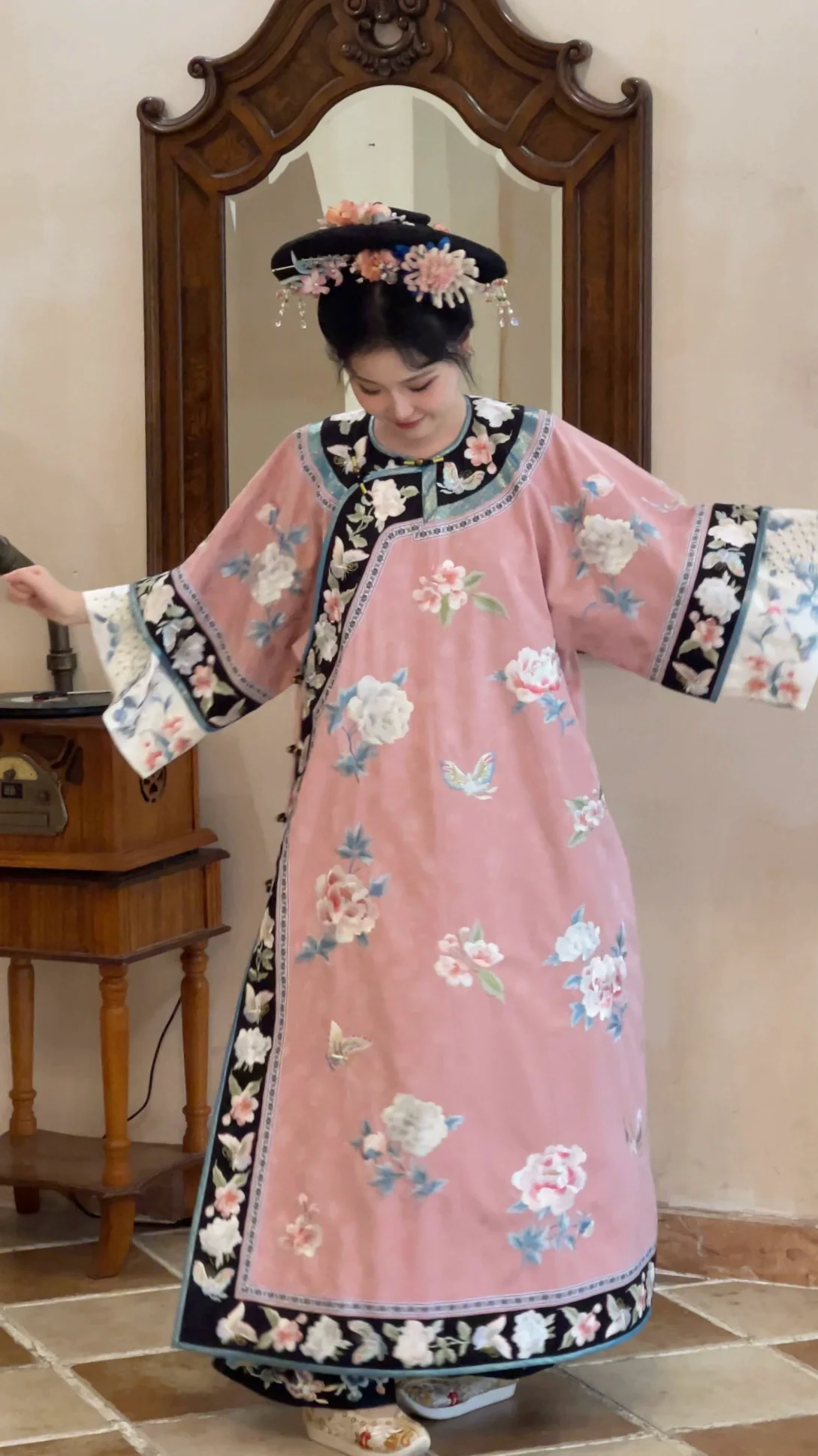 Qing Mei 青梅 Green Plum Qing Dynasty Changyi Dress & Majia Set - Image 4