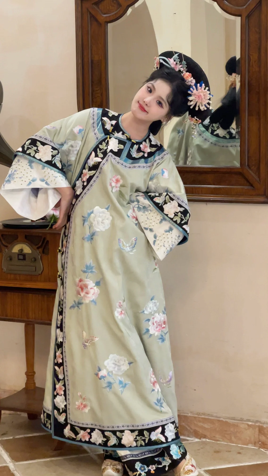 Qing Mei 青梅 Green Plum Qing Dynasty Changyi Dress & Majia Set - Image 5