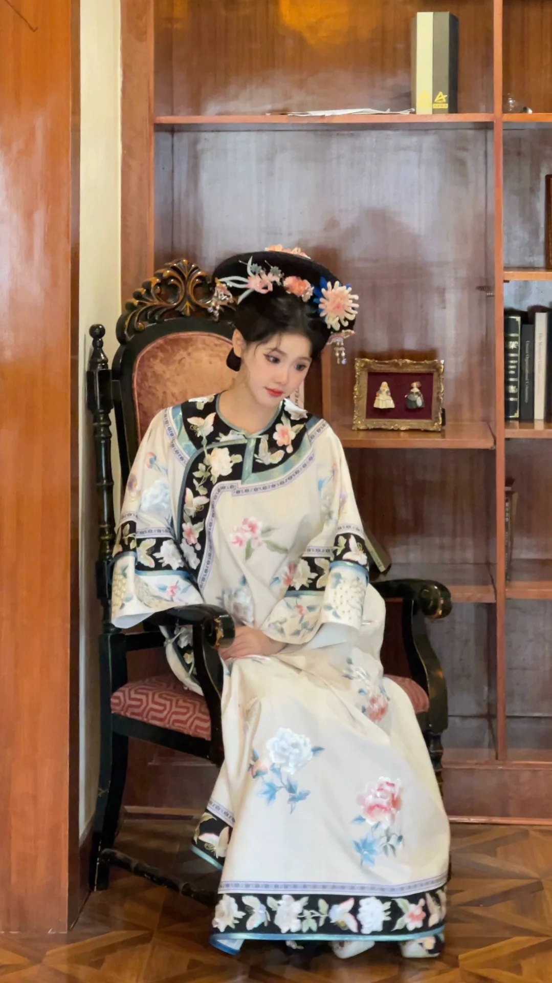Qing Mei 青梅 Green Plum Qing Dynasty Changyi Dress & Majia Set - Image 6