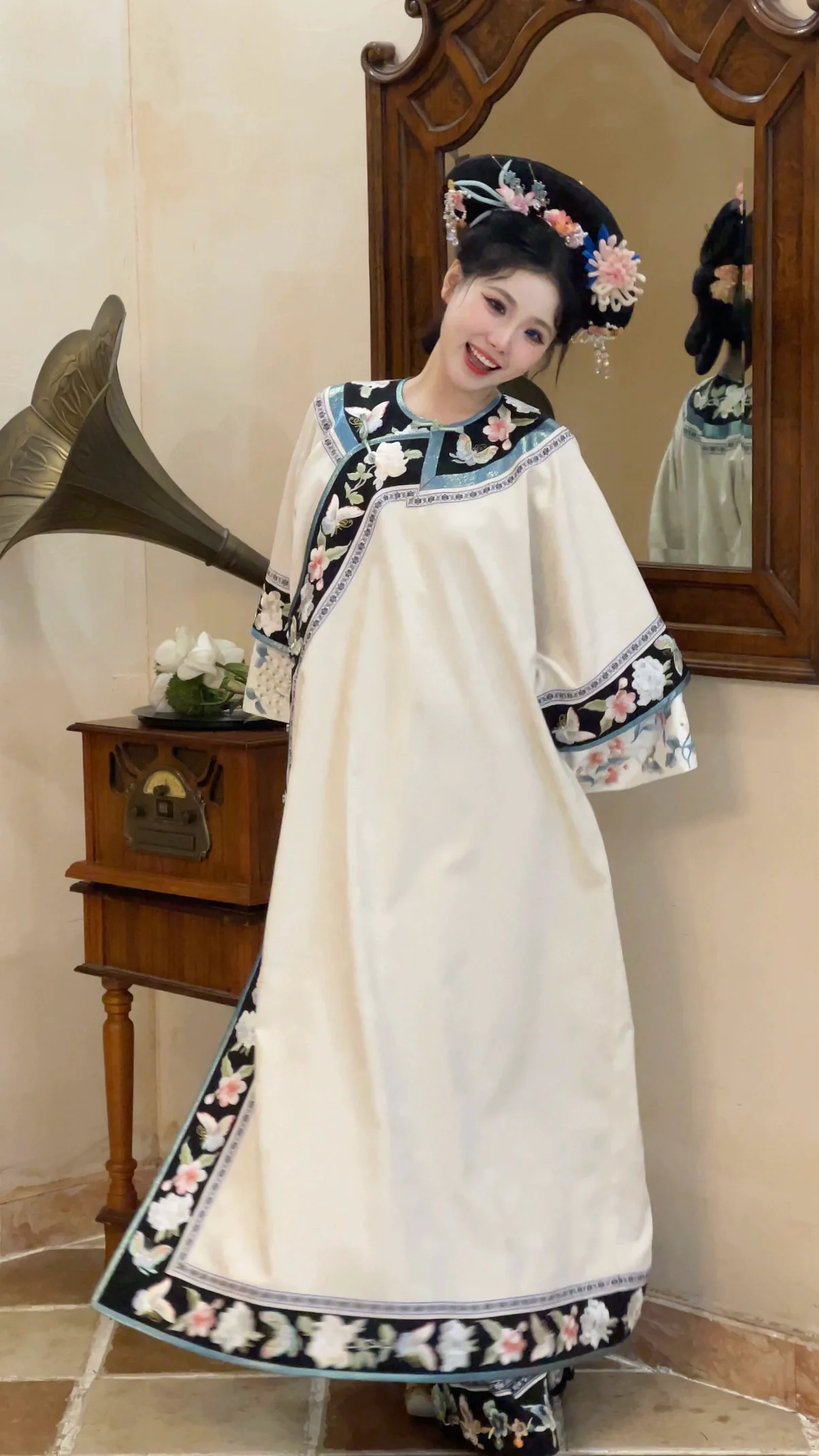 Qing Mei 青梅 Green Plum Qing Dynasty Changyi Dress & Majia Set - Image 8