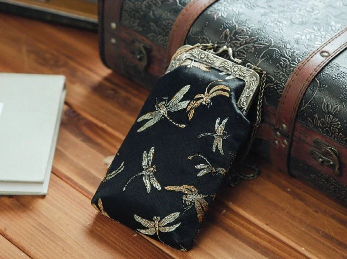 Qing Ting 蜻蜓 Dragonfly Jade Brocade Phone Purse - Image 8