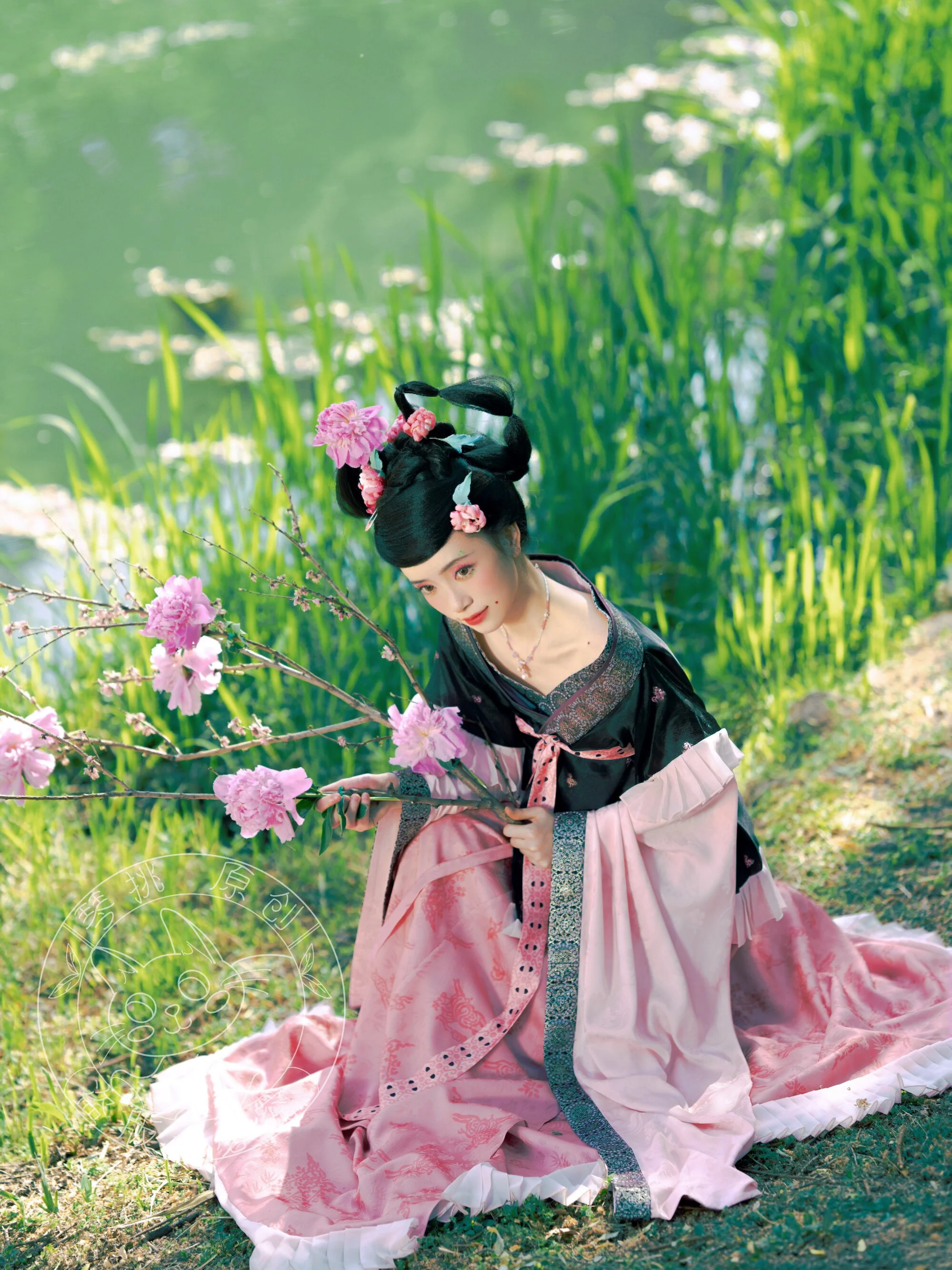 Qingbei Xu 倾杯序 Prelude to the Tilting Cup Sui & Northern Southern Dynasty Guiyi Swallow Tail Ruqun Set - Image 18