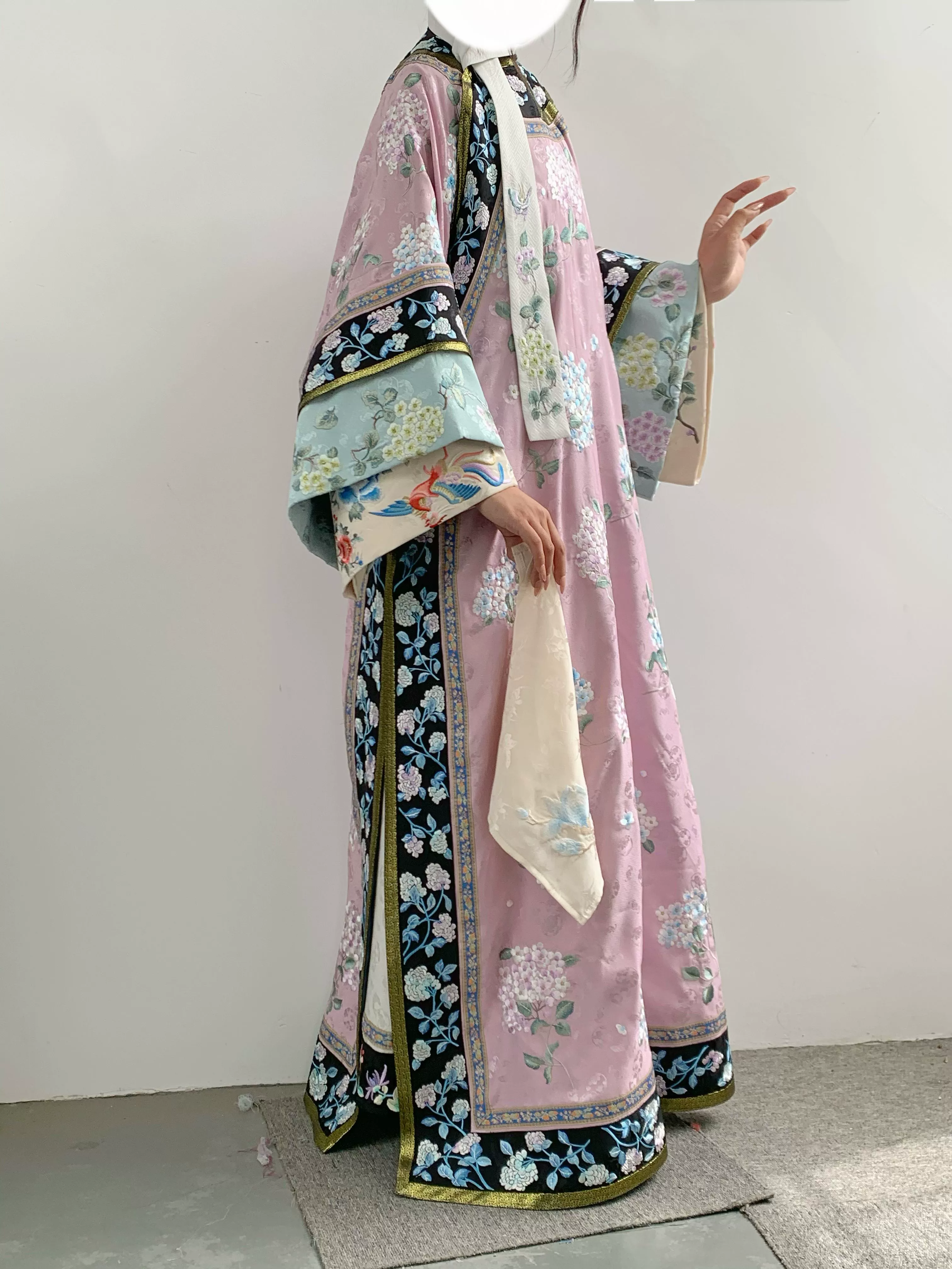 Qiongzhi Yulu 琼枝玉露 Delectable Wine Qing Dynasty Embroidered Hyacinths Manchurian Changpao Robe - Image 15