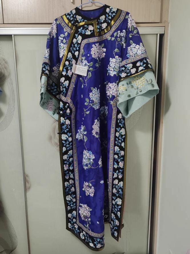 Qiongzhi Yulu 琼枝玉露 Delectable Wine Qing Dynasty Embroidered Hyacinths Manchurian Changpao Robe - Image 16