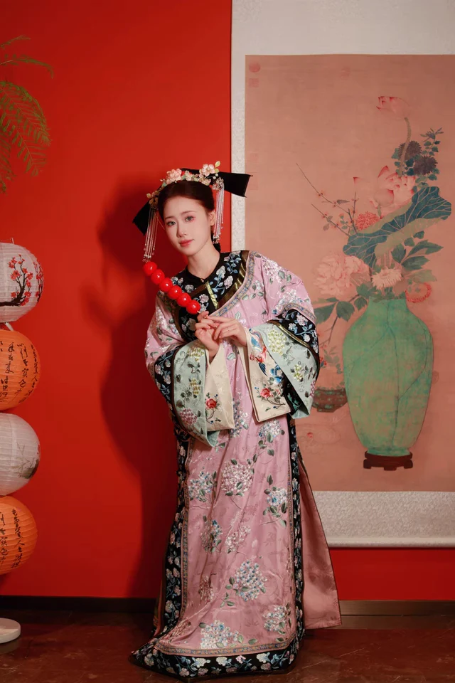 Qiongzhi Yulu 琼枝玉露 Delectable Wine Qing Dynasty Embroidered Hyacinths Manchurian Changpao Robe - Image 3