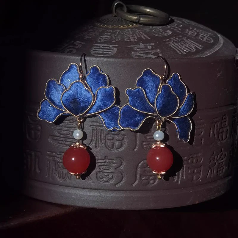 Rong Hua 绒花 Velvet Flower Earrings - Image 3
