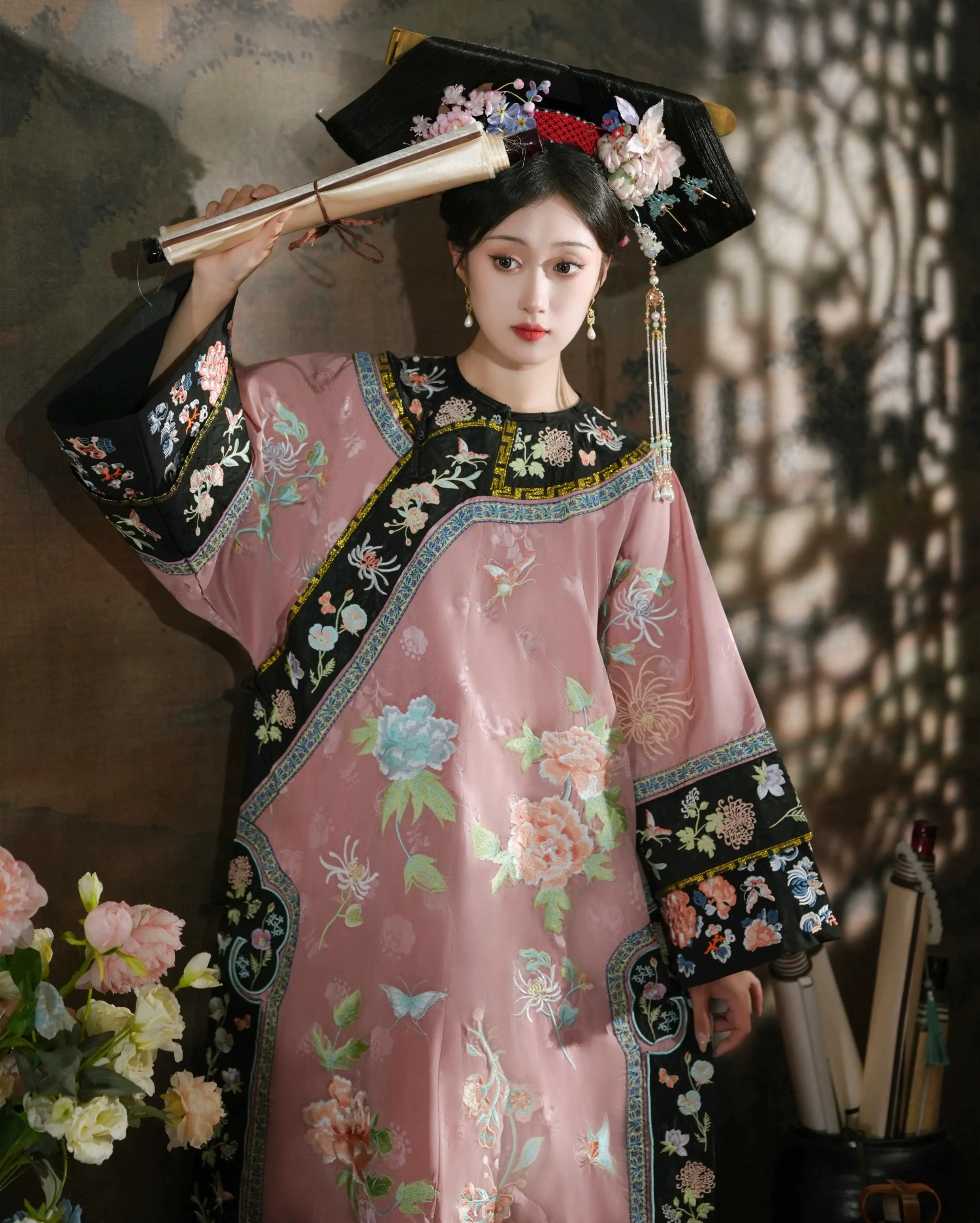 Ruyi 如意 Qing Dynasty Embroidered Changyi Dress - Image 4