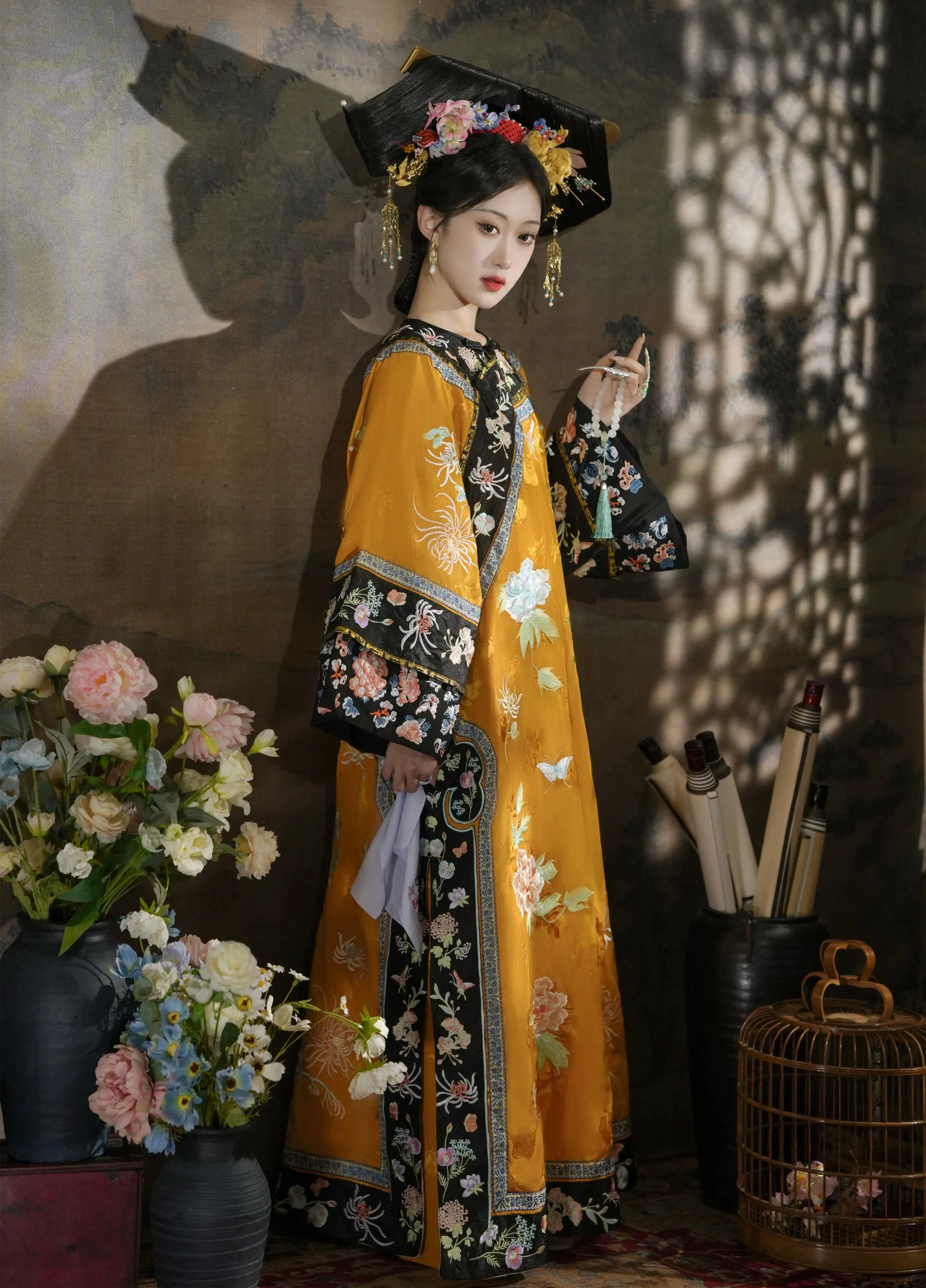 Ruyi 如意 Qing Dynasty Embroidered Changyi Dress - Image 9
