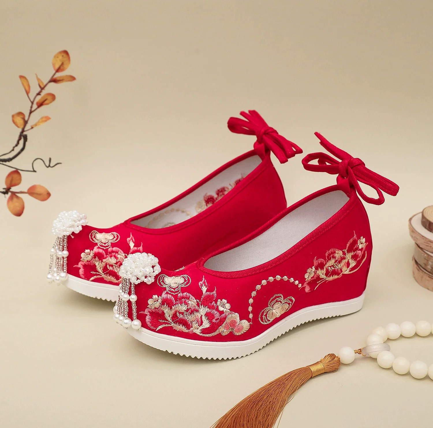 Sai Hong 腮红 Song Ming Embroidered Pearl Pointed Toe Gongxie Shoes - Image 12