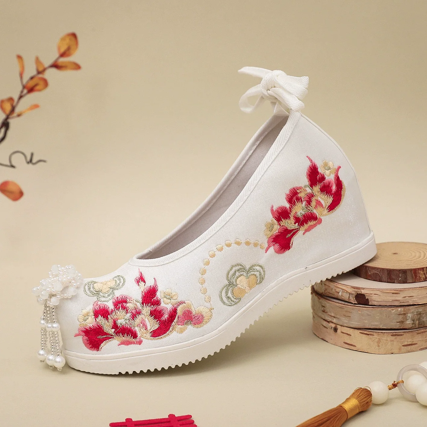 Sai Hong 腮红 Song Ming Embroidered Pearl Pointed Toe Gongxie Shoes - Image 14