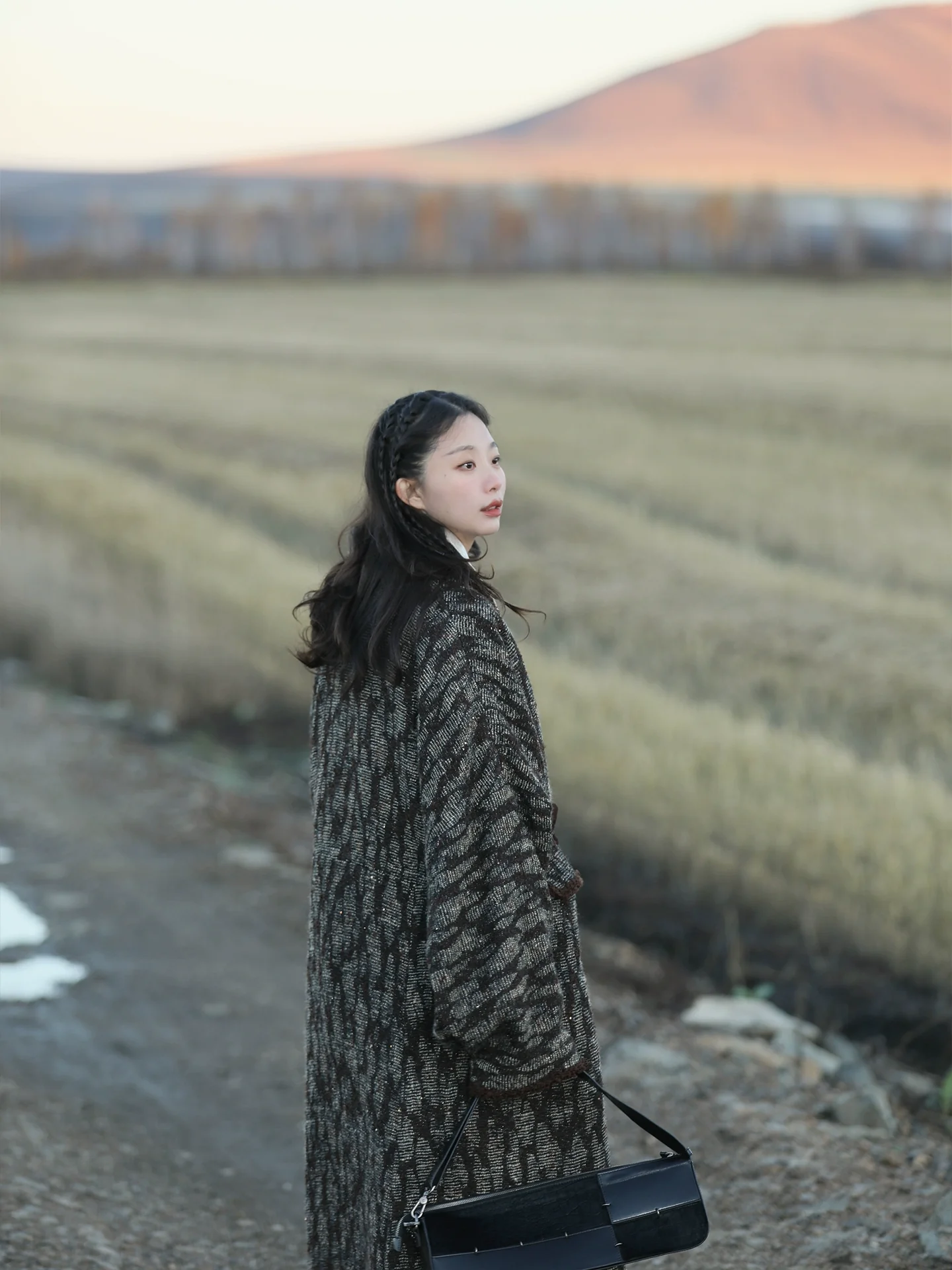 Shan Xu 山续 Continuing Mountains Modernized Ming Wool Blend Chang Ao Cross Collar Coat - Image 5