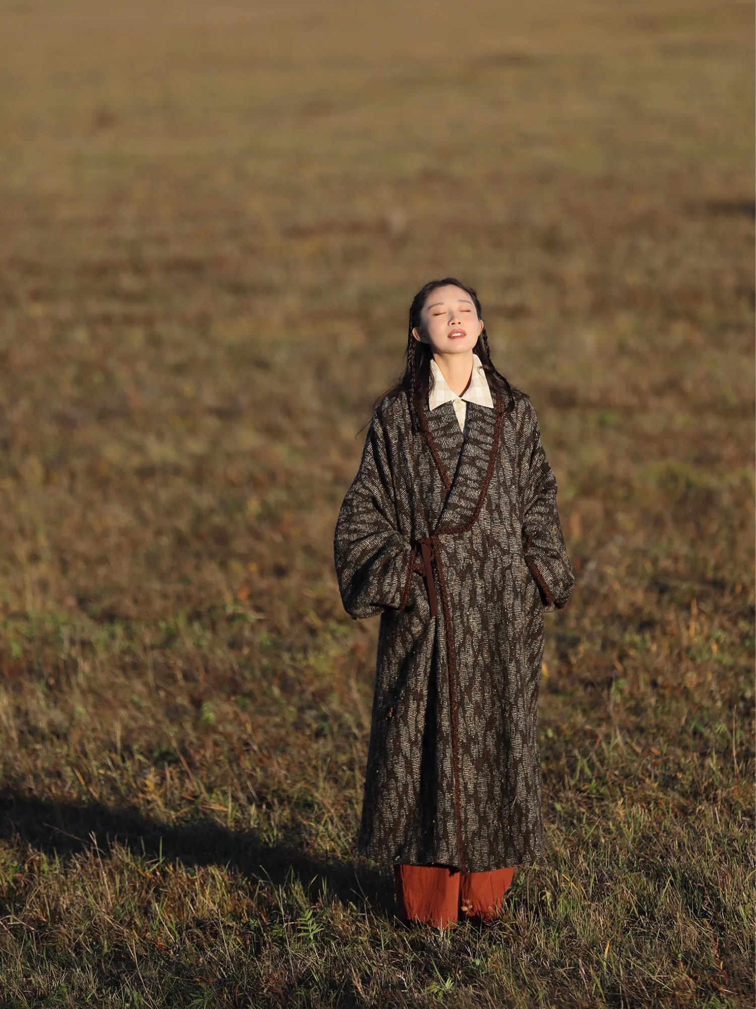 Shan Xu 山续 Continuing Mountains Modernized Ming Wool Blend Chang Ao Cross Collar Coat - Image 6
