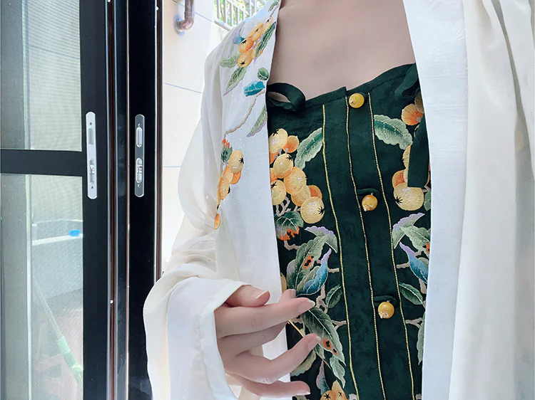 Shan Zha 山楂 Hawthorn Ming Dynasty Hand Embroidered Zhuyao Undergarment - Image 11