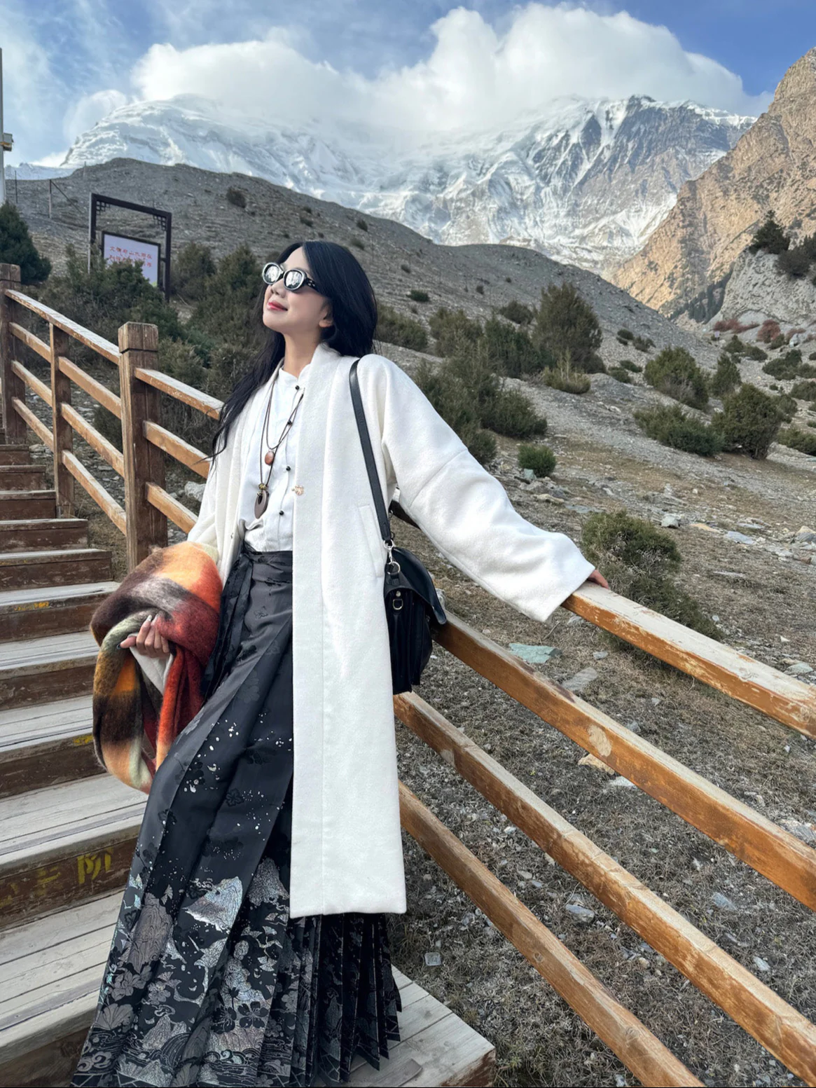 Shanhe Jinxiu 山河锦绣 Splendid Mountains Ming Dynasty Plus Size Mother of Pearl Mamian Skirt - Image 4