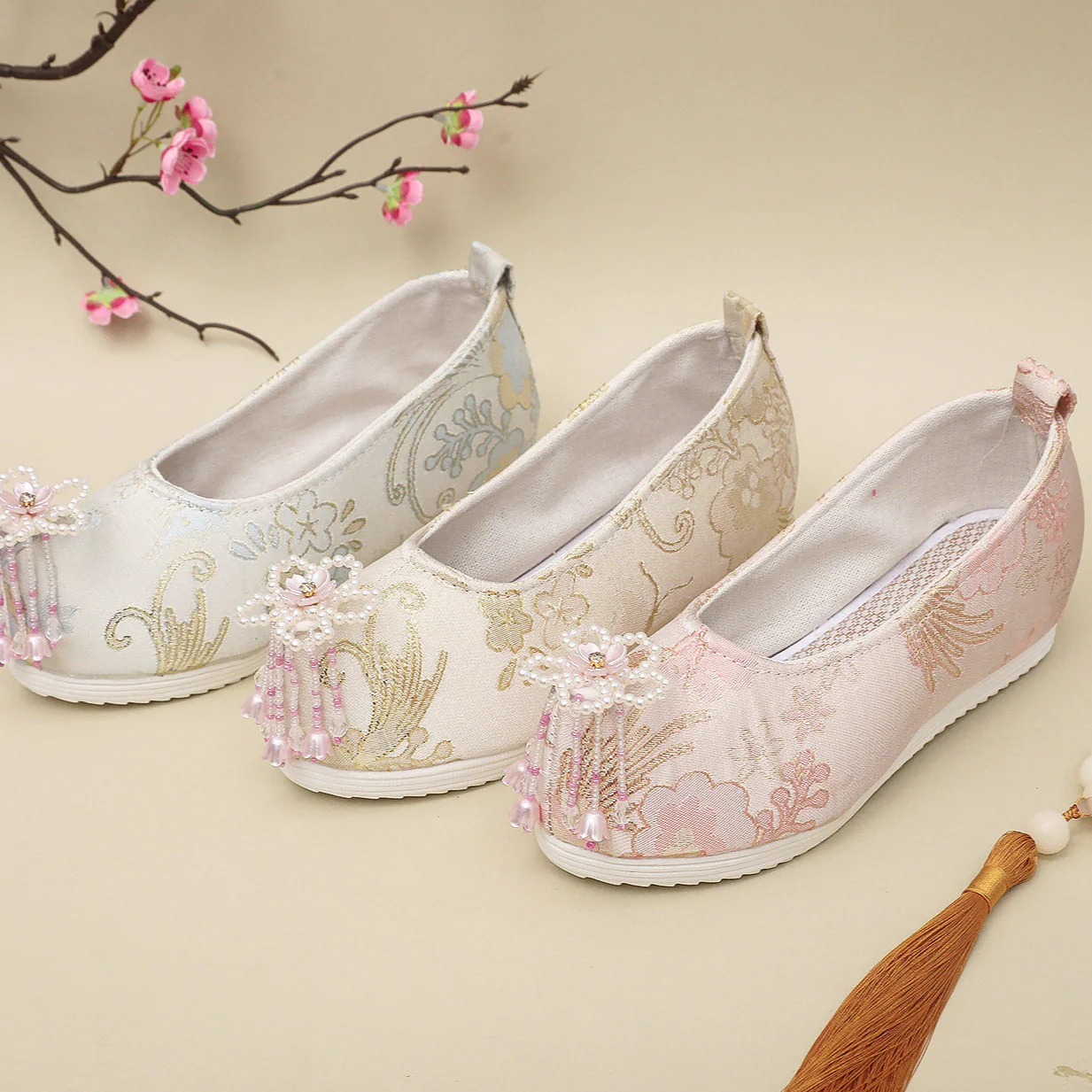 Shanhui Jiao 珊瑚礁 Coral Reef Song Ming Floral Brocade Pearl Flower Qiao Tou Shoes