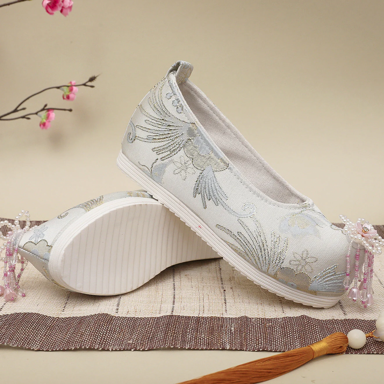 Shanhui Jiao 珊瑚礁 Coral Reef Song Ming Floral Brocade Pearl Flower Qiao Tou Shoes - Image 4